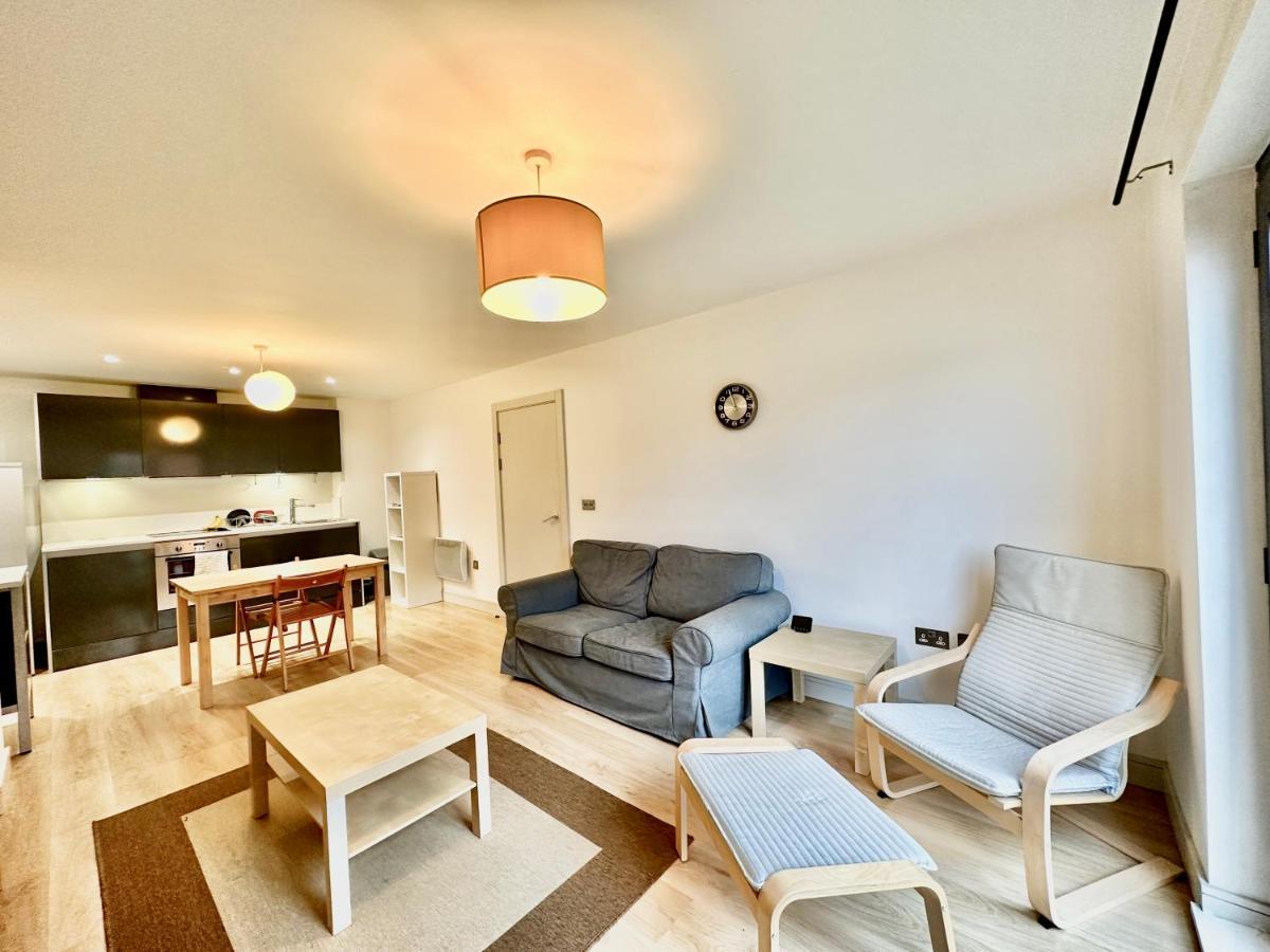 Cosy Canal View Apartment Cardiff Bay المظهر الخارجي الصورة
